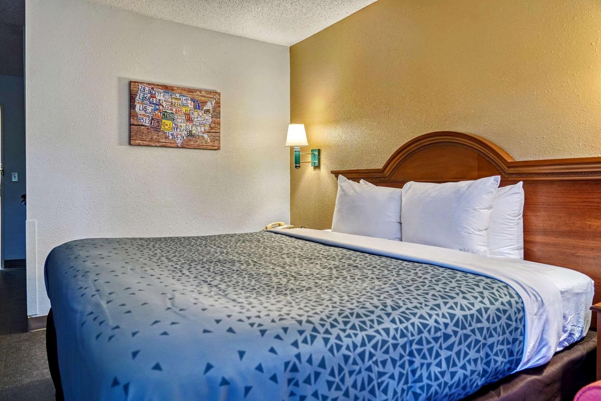 Lodge Econo Raleigh
